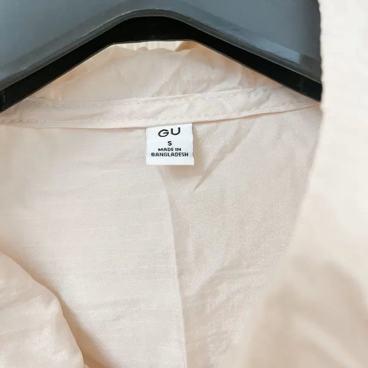 [SOLD OUT] 일본 GU 바람막이 새상품