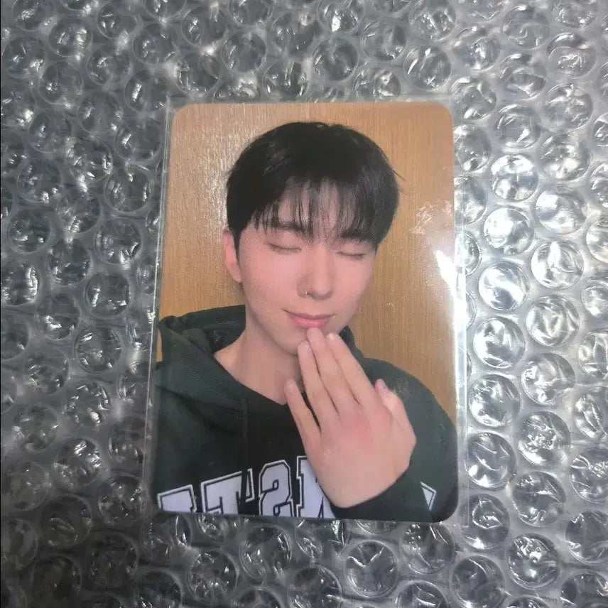 [BUNJANG] Monsta X Kihyun 10th Anniversary Popup Store Gaegjuki Stamp Photocard / 몬스타엑 Monsta X 10주년 팝업 개죽이 스탬프 기현 포카