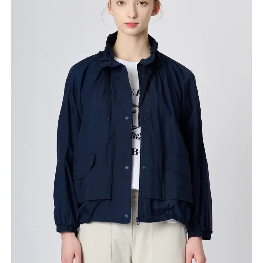 [BUNJANG] BCBG 22년 바스락 초경량 자켓 점퍼 간절기 야상 사파리 네이비 바막 / BCBG 22년 바스락 초경량 자켓 점퍼 간절기 야상 사파리 네이비 바막