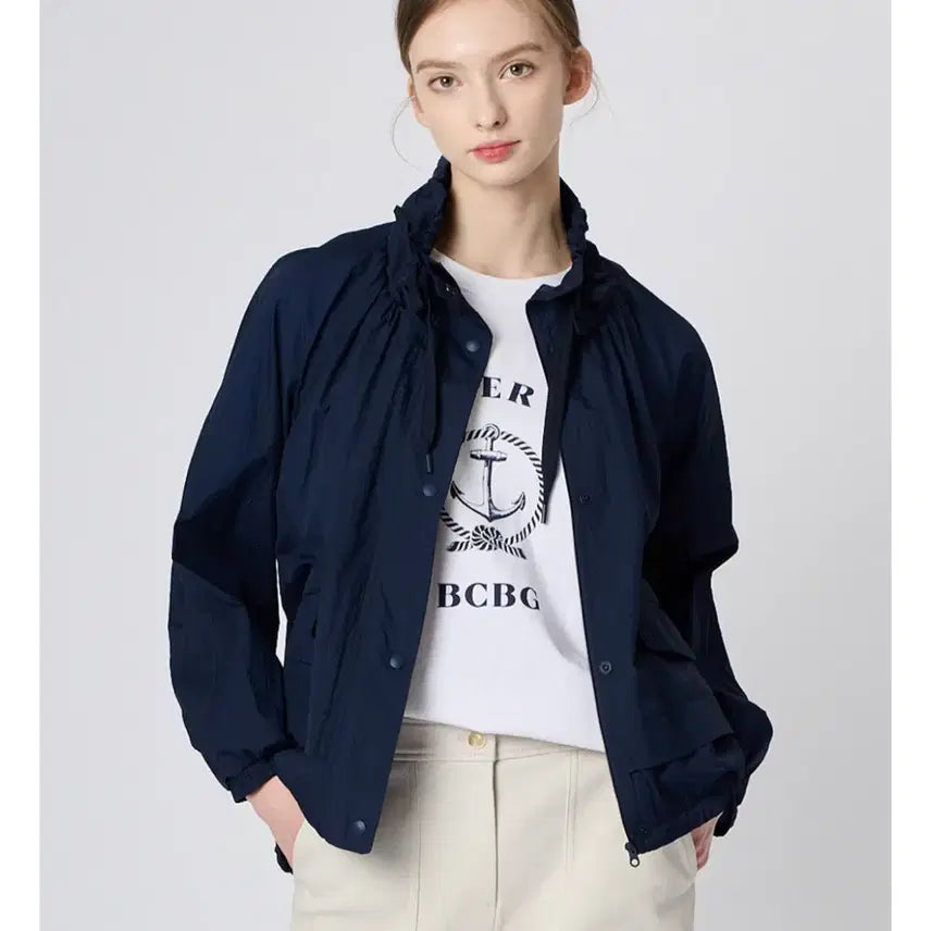 [BUNJANG] BCBG 22년 바스락 초경량 자켓 점퍼 간절기 야상 사파리 네이비 바막 / BCBG 22년 바스락 초경량 자켓 점퍼 간절기 야상 사파리 네이비 바막