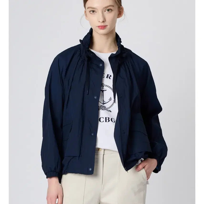 [BUNJANG] BCBG 22년 바스락 초경량 자켓 점퍼 간절기 야상 사파리 네이비 바막 / BCBG 22년 바스락 초경량 자켓 점퍼 간절기 야상 사파리 네이비 바막