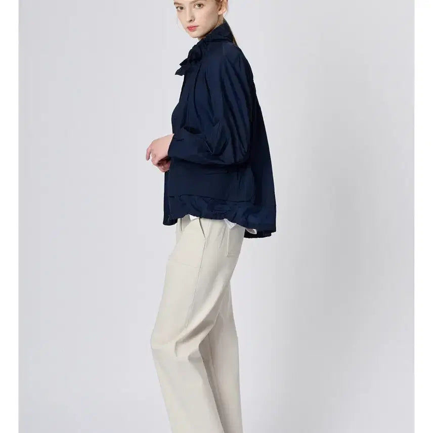 [BUNJANG] BCBG 22년 바스락 초경량 자켓 점퍼 간절기 야상 사파리 네이비 바막 / BCBG 22년 바스락 초경량 자켓 점퍼 간절기 야상 사파리 네이비 바막
