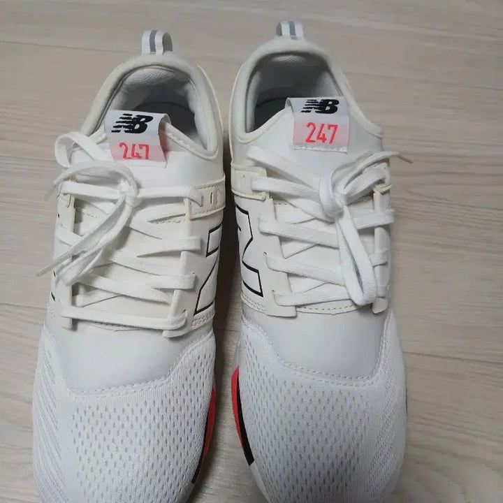 [BUNJANG] New Balance 247 White Sneakers / 뉴발란스 247 흰색 운동화