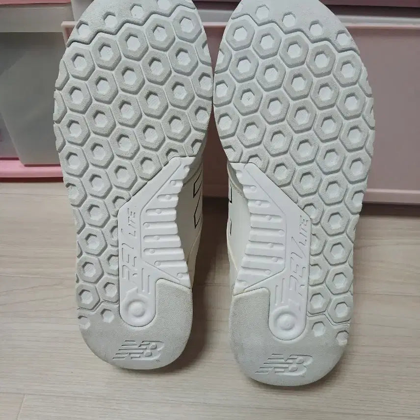 [BUNJANG] New Balance 247 White Sneakers / 뉴발란스 247 흰색 운동화