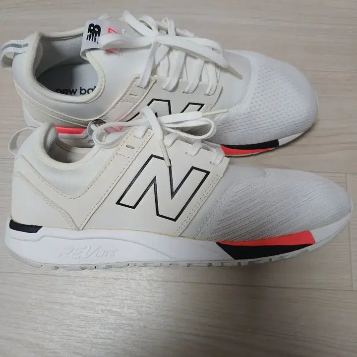 [BUNJANG] New Balance 247 White Sneakers / 뉴발란스 247 흰색 운동화