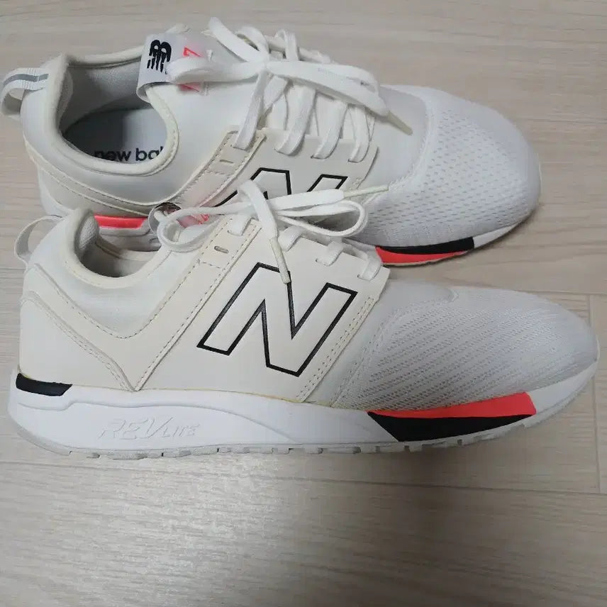 [BUNJANG] New Balance 247 White Sneakers / 뉴발란스 247 흰색 운동화