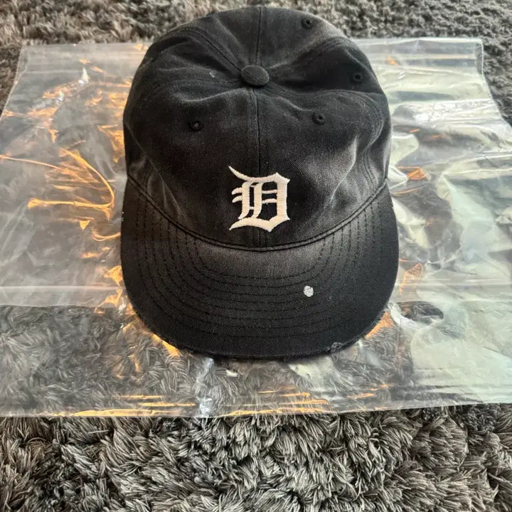 [SOLD OUT] [os] (새상품) 도넛리벤지 D LOGO CAP DW