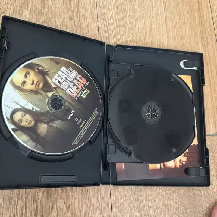 [BUNJANG] Fear the Walking Dead Season 1+2 DVD Set / 피어 더 워킹 데드 시즌1+2 DVD 세트