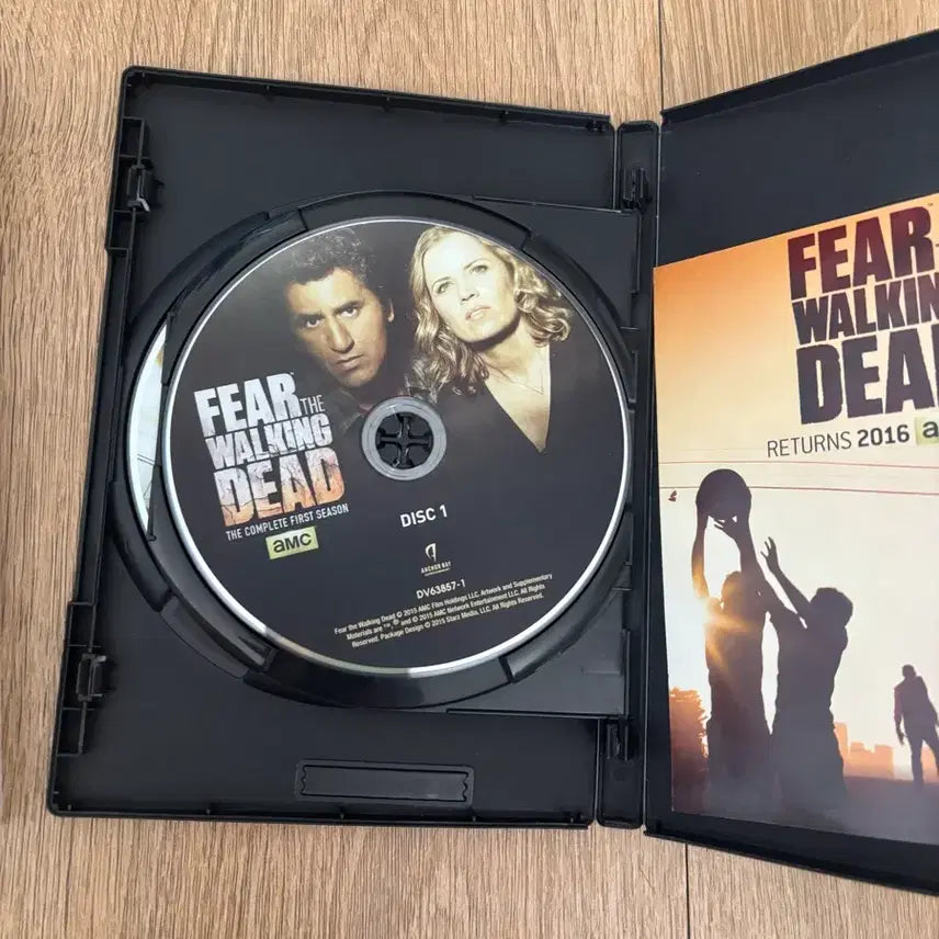 [BUNJANG] Fear the Walking Dead Season 1+2 DVD Set / 피어 더 워킹 데드 시즌1+2 DVD 세트