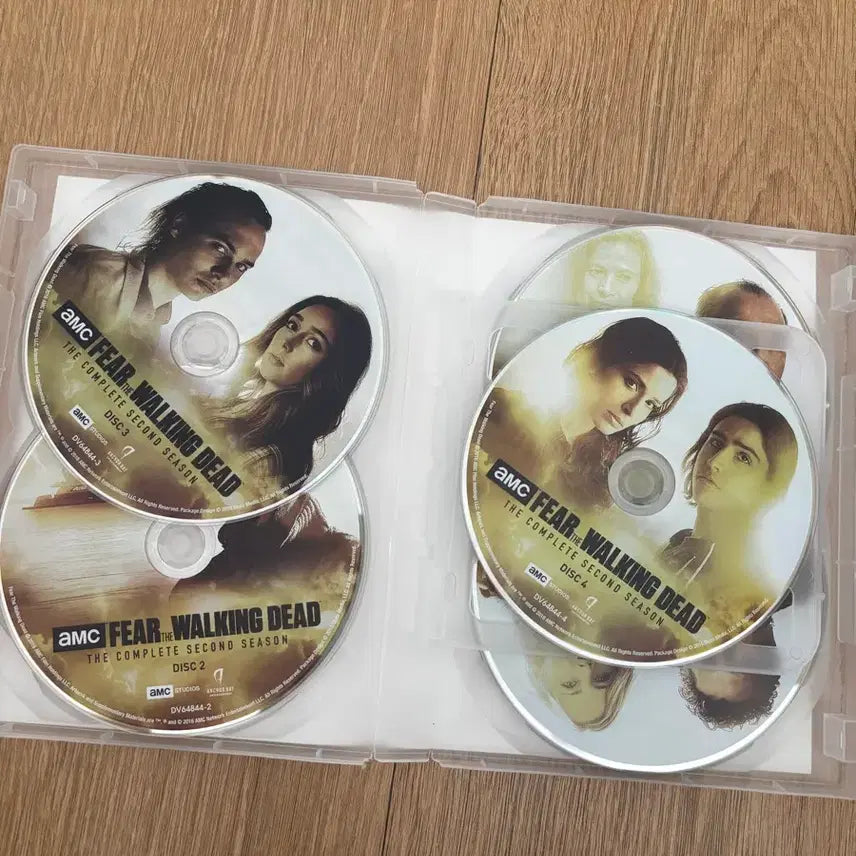 [BUNJANG] Fear the Walking Dead Season 1+2 DVD Set / 피어 더 워킹 데드 시즌1+2 DVD 세트