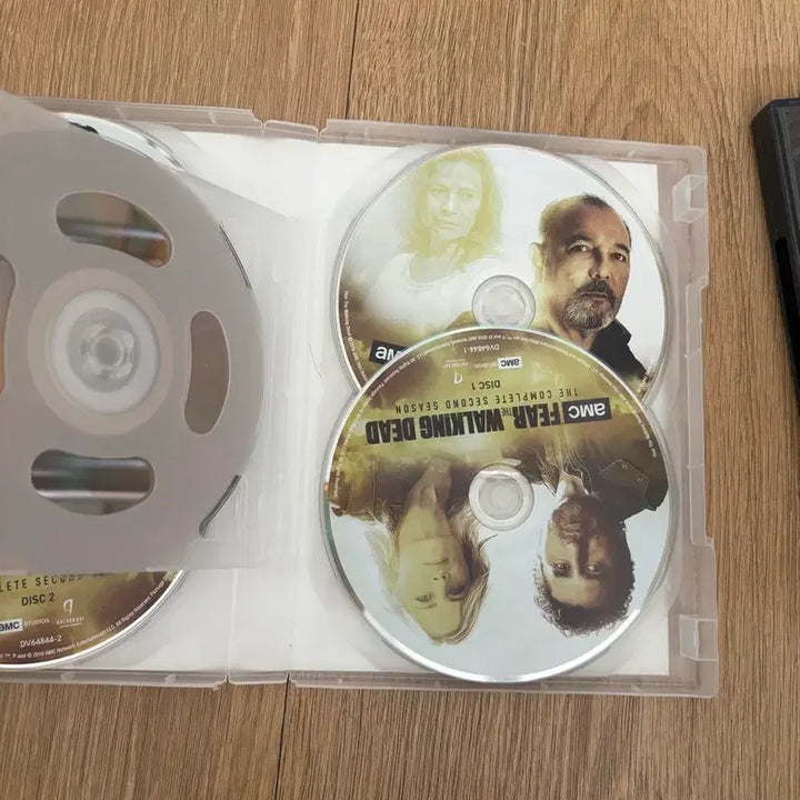 [BUNJANG] Fear the Walking Dead Season 1+2 DVD Set / 피어 더 워킹 데드 시즌1+2 DVD 세트