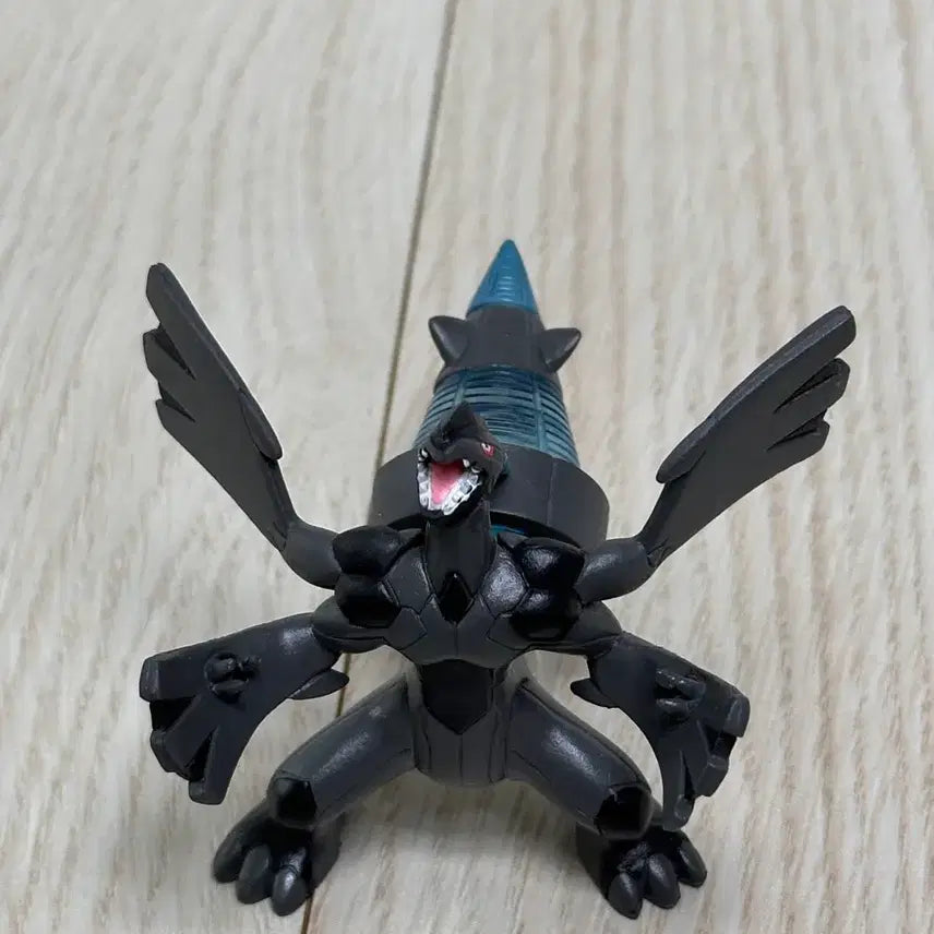 [SOLD OUT] 포켓몬 입체도감 블랙 화이트 큐레무 제크로무 레시라무 4종 피규어
