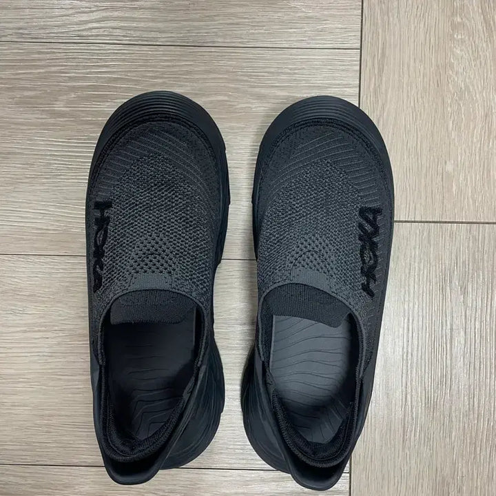 [SOLD OUT] 호카 리스토어 TC 블랙 슬립온