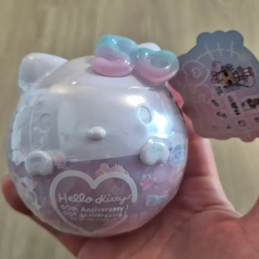 [BUNJANG] Hello Kitty 50th Anniversary LOL Surprise Collaboration Limited Edition Doll / 헬로키티 50주년 lol롤서프라이즈 콜라보 한정 인형 미개봉 팝니다.