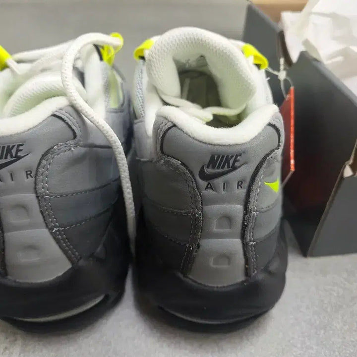 [BUNJANG] Nike Air Max 95 Fluorescent Gray Sneakers / 나이키 에어맥스 95 형광 그레이 새상품
