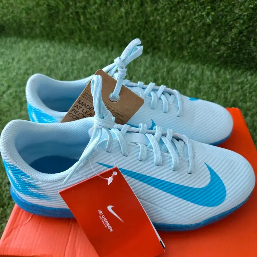 [BUNJANG] Nike Kids Futsal Soccer Shoes (Sky Blue) / 나이키 키즈 풋살화 축구화 하늘색 새상품