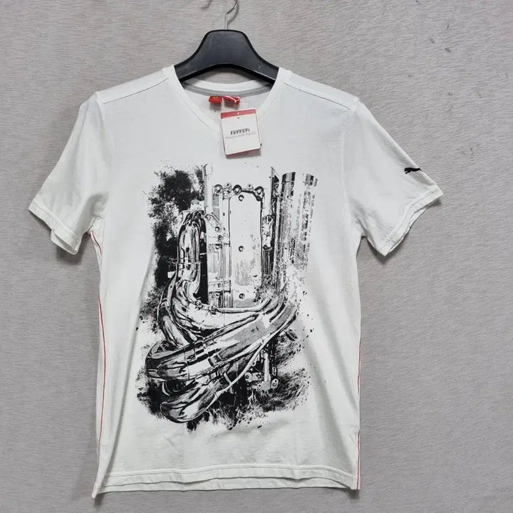 [BUNJANG] Puma x Ferrari V-Neck T-Shirt (White) - Men&