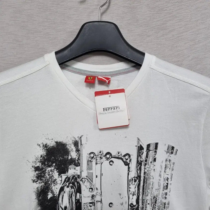 [BUNJANG] Puma x Ferrari V-Neck T-Shirt (White) - Men&