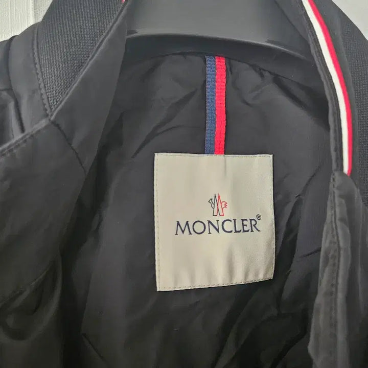 [SOLD OUT] 몽클레어 Reppe Rain 자켓 블랙-24ss