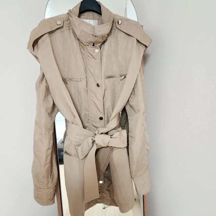 [BUNJANG] JULL-LOG Trench Safari Windbreaker Jacket (Beige) / [줄로그/FREE]트렌치형 사파리 바람막이 (여름 간절기용/베이지)