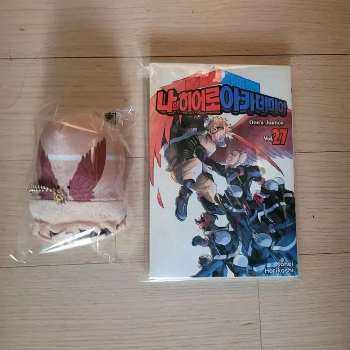 [BUNJANG] My Hero Academia Volume 27 with Hawks Mochi Kororin Figure / 나의 히어로 아카데미아 27권 + 나히아 모찌코로링 호크스