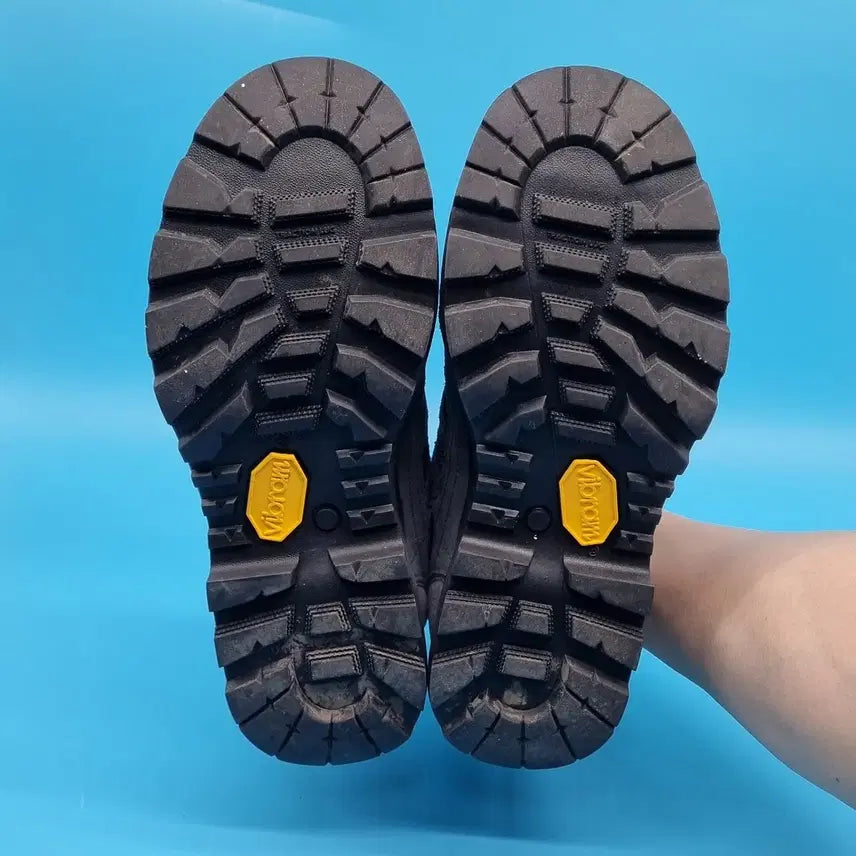 [BUNJANG] Nepa Canneto Traction GTX Hiking Shoes 245 / 네파 칸네토 트랙션 GTX 등산화 245
