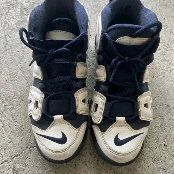[BUNJANG] Nike Air More Uptempo White/Blue Sneakers (240) / 나이키 에어 모어 업템포 흰/남 스니커즈240