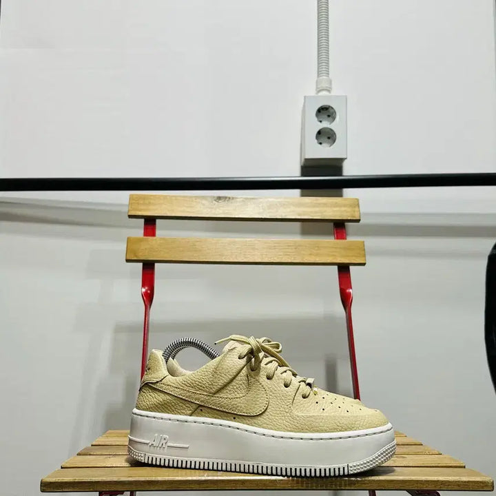 [BUNJANG] Nike Air Force 1 Sage Low Desert Women&