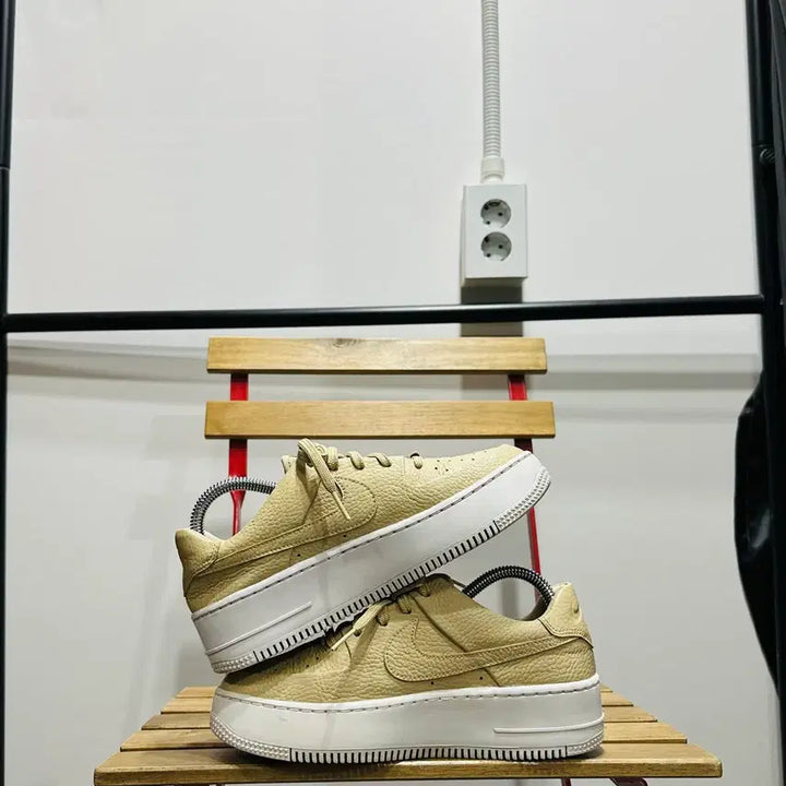 [BUNJANG] Nike Air Force 1 Sage Low Desert Women&