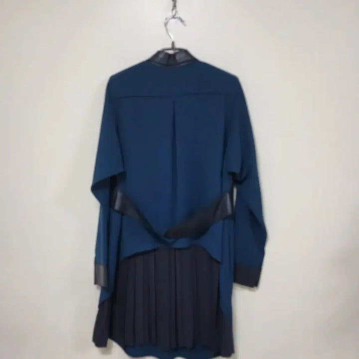 [BUNJANG] The IZ*L Blue Leather Point Long Shirt Dress / 더아이잗 블루 레더 포인트 롱 셔츠.260424