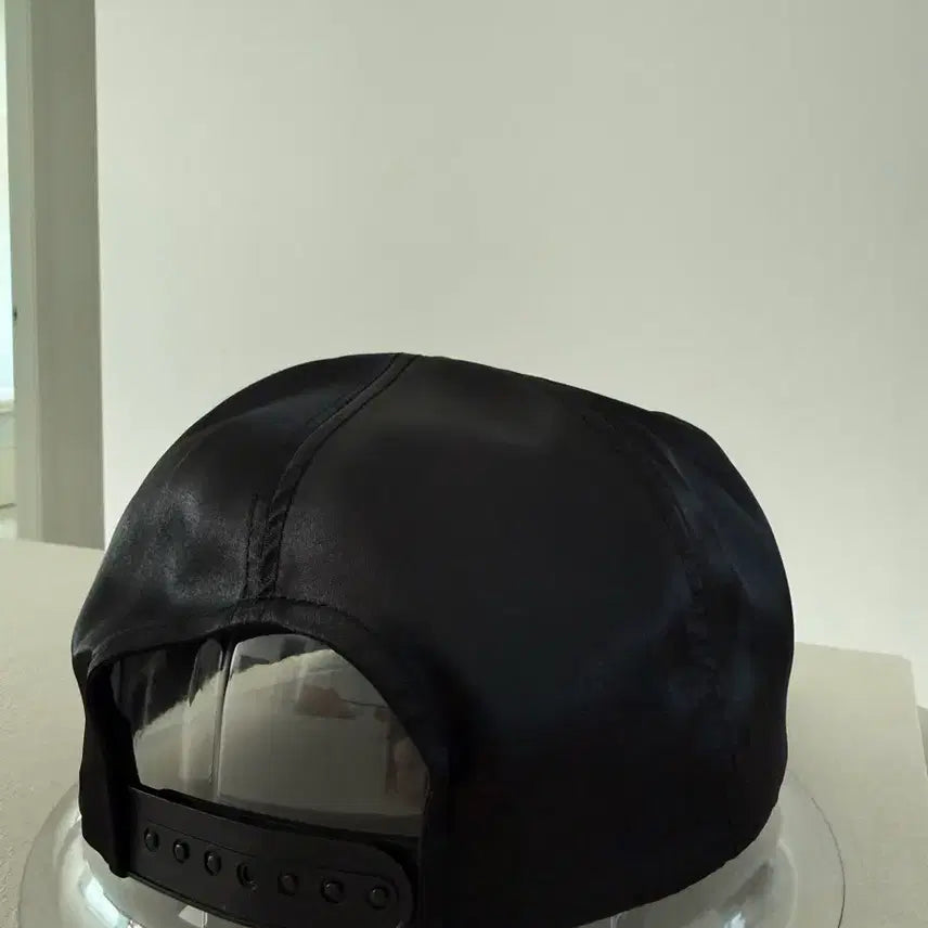 [BUNJANG] Paraboloide Satin Logo Cap Black / 파라볼로이드사틴 로고 캡 블랙