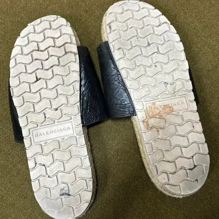 [SOLD OUT] 발렌시아가Balenciaga 레더 슬리퍼 신발