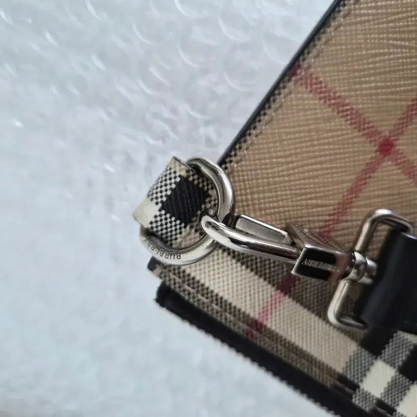 [BUNJANG] Burberry Check Pattern Clutch Bag / 버버리 체크 패턴 클러치 백