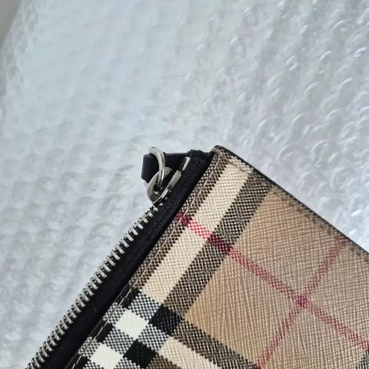 [BUNJANG] Burberry Check Pattern Clutch Bag / 버버리 체크 패턴 클러치 백