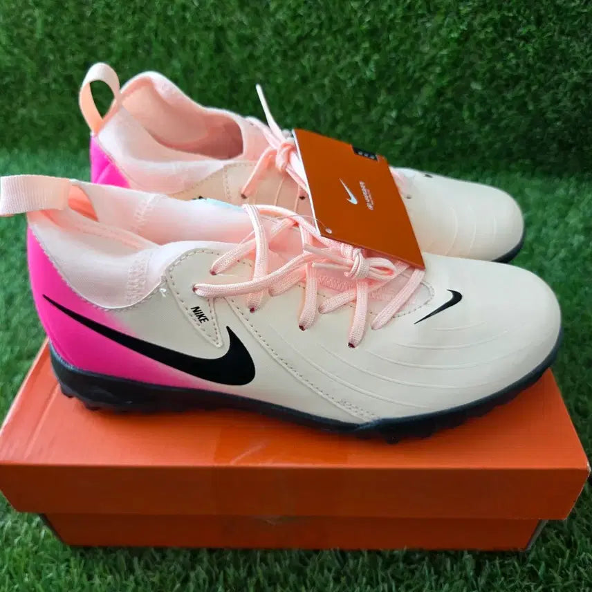 [BUNJANG] Nike Kids Futsal Shoes Pink/Ivory New / 나이키 키즈 풋살화 축구화 핑크/아이보리 새상품