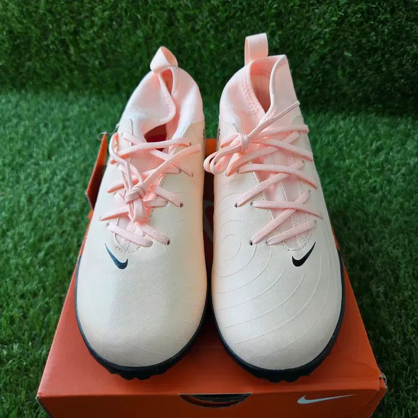 [BUNJANG] Nike Kids Futsal Shoes Pink/Ivory New / 나이키 키즈 풋살화 축구화 핑크/아이보리 새상품