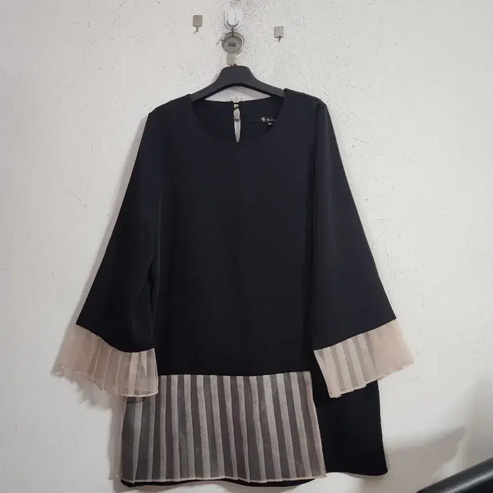 [BUNJANG] Pleats Navy Short Sleeve Long Dress / 플리츠 네이비 반팔 롱 원피스