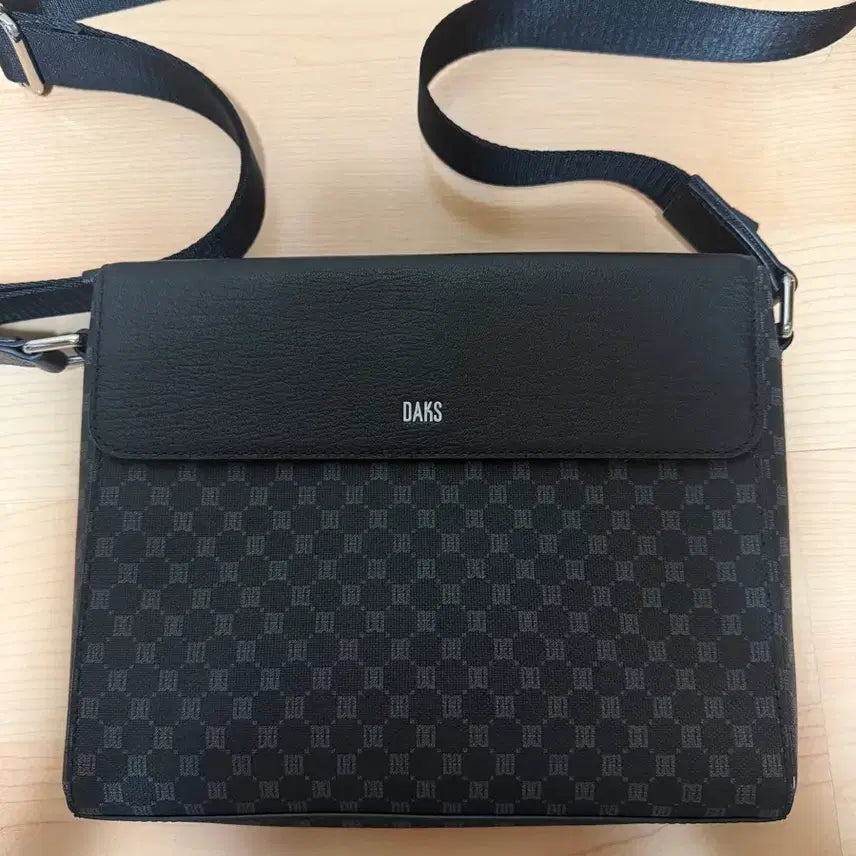 [BUNJANG] DAKS Crossbody Bag / 닥스 DAKS 크로스백