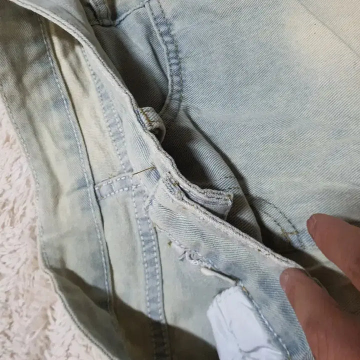 [BUNJANG] Vintage Light Wash Denim Skirt Pants with String Detail / 빈티지한 연청 색감의 데님 치마바지예요허리 양쪽에 스트링 디테일이 있어