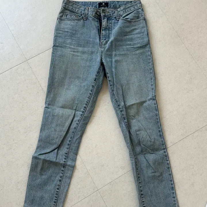 [BUNJANG] Distressed Jeans / 반전 청바지