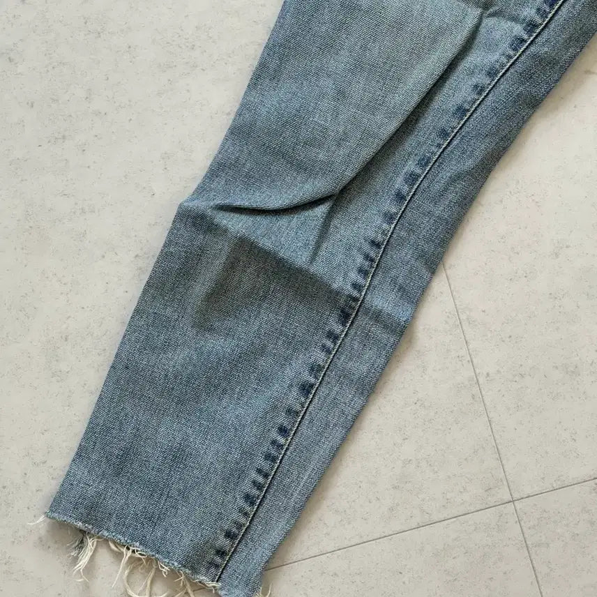 [BUNJANG] Distressed Jeans / 반전 청바지