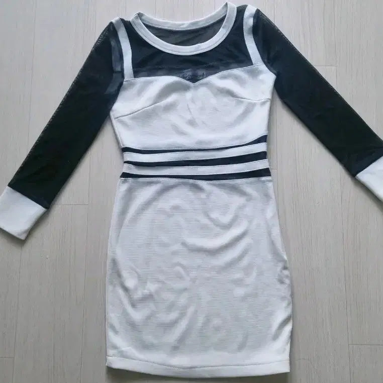 [BUNJANG] Coniant White Black See-through Mini Dress / Coniant 흰색 블랙 시스루 미니 원피스
