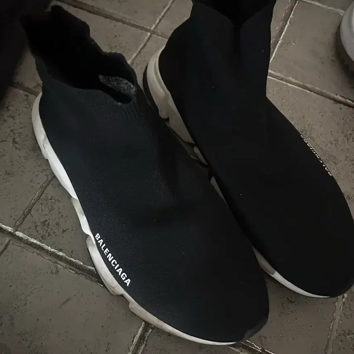 [BUNJANG] Balenciaga Speedrunner Black Sneakers / 발렌시아가 스피드러너 블랙 스니커즈