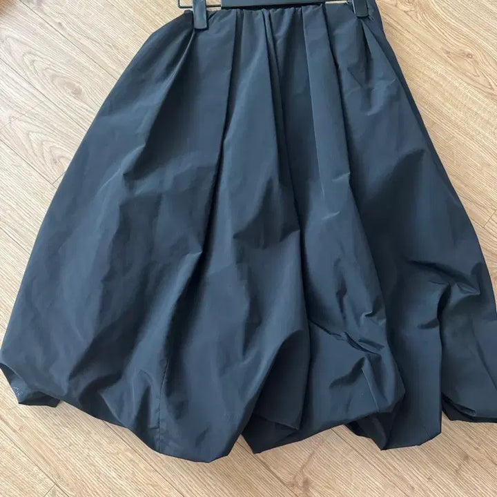 [BUNJANG] Burmula Black Balloon Fit Skirt / 버뮬라 블랙 벌룬핏 스커트