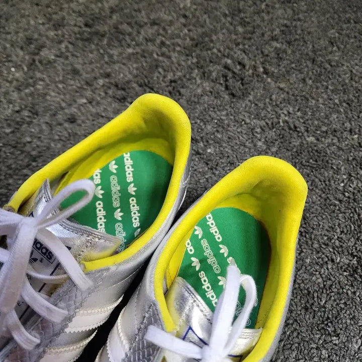[BUNJANG] Adidas Gazelle Silver Sneakers / 아디다스 가젤 실버   255사이즈