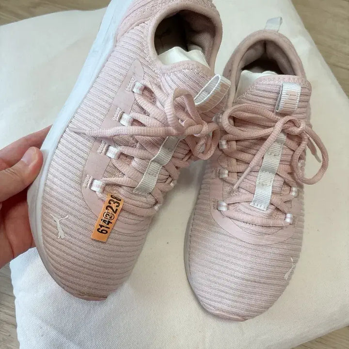 [SOLD OUT] *상태깨끗* 너무 편한 푸마 PUMA 핑크 운동화 235 소프트폼