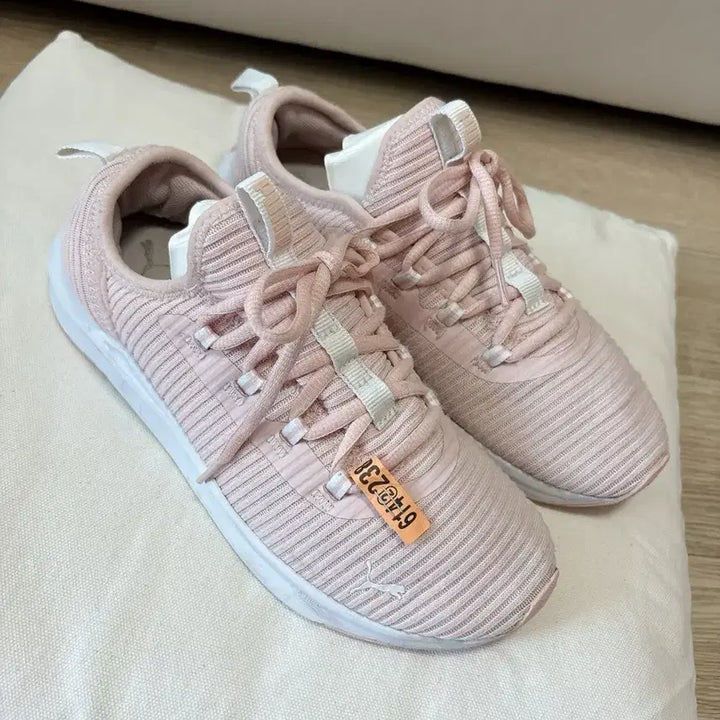 [SOLD OUT] *상태깨끗* 너무 편한 푸마 PUMA 핑크 운동화 235 소프트폼