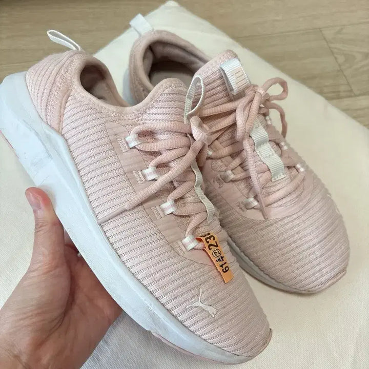 [SOLD OUT] *상태깨끗* 너무 편한 푸마 PUMA 핑크 운동화 235 소프트폼