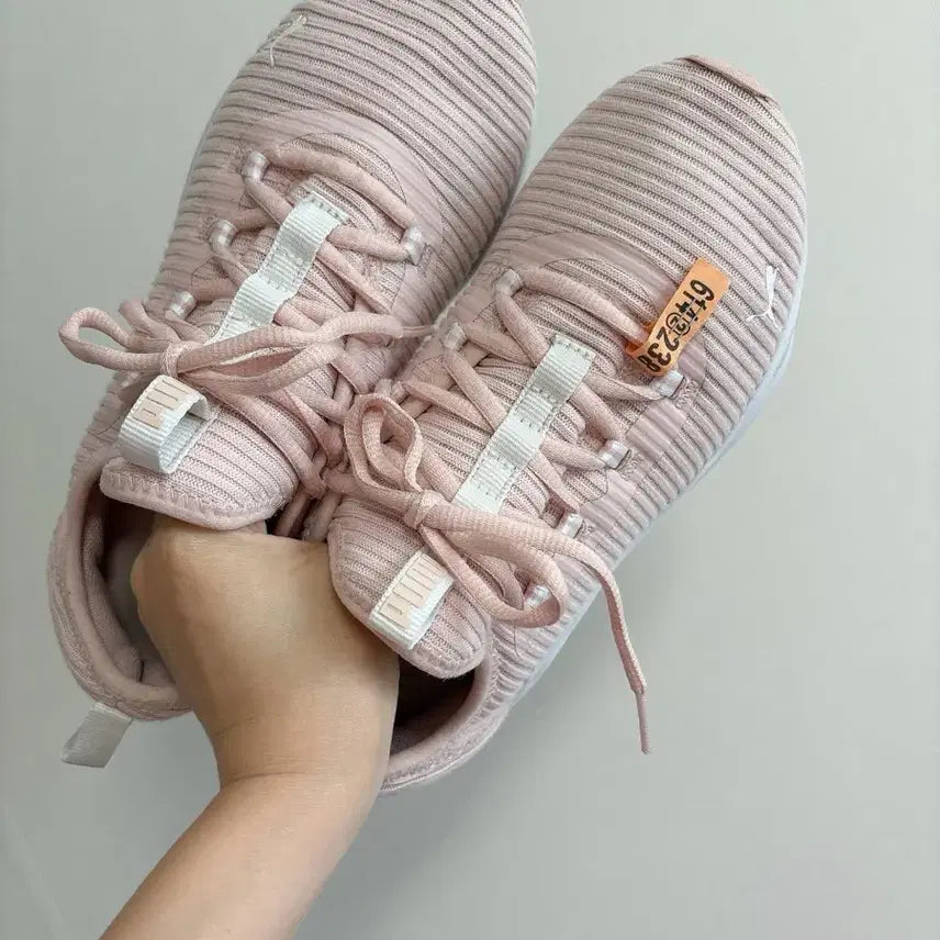 [SOLD OUT] *상태깨끗* 너무 편한 푸마 PUMA 핑크 운동화 235 소프트폼