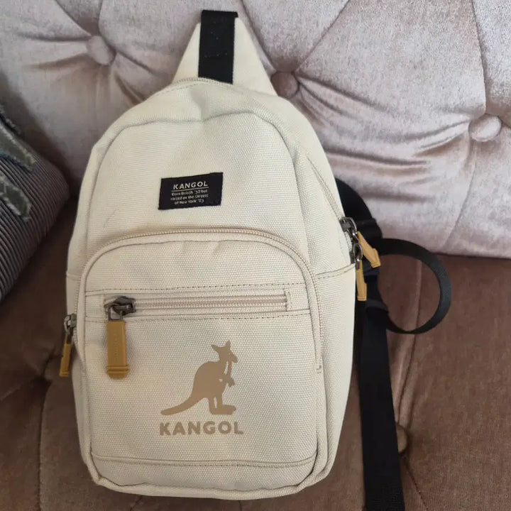 [BUNJANG] Kangol Kids Essential Pocket Sling Bag / 캉골 키즈 에센틱 포켓 슬링백